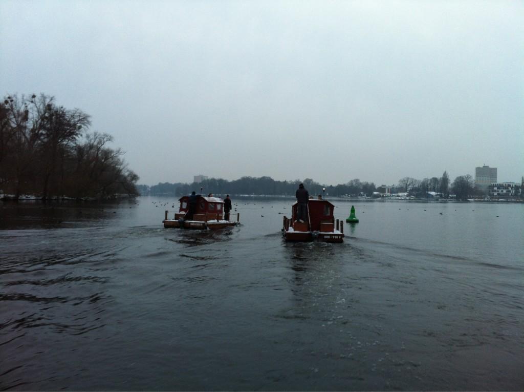 Die verrückten Procederas: Weihnachtsfeier zu Wasser - in Potsdam auf dem Weg zu Gans & Wein.