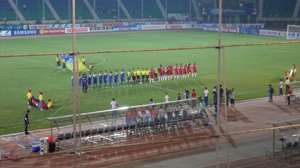 Sea Games: Cambodia vs. Timor Leste 2:3. Kleiner Fußballabend im YTC Stadium Yagon.