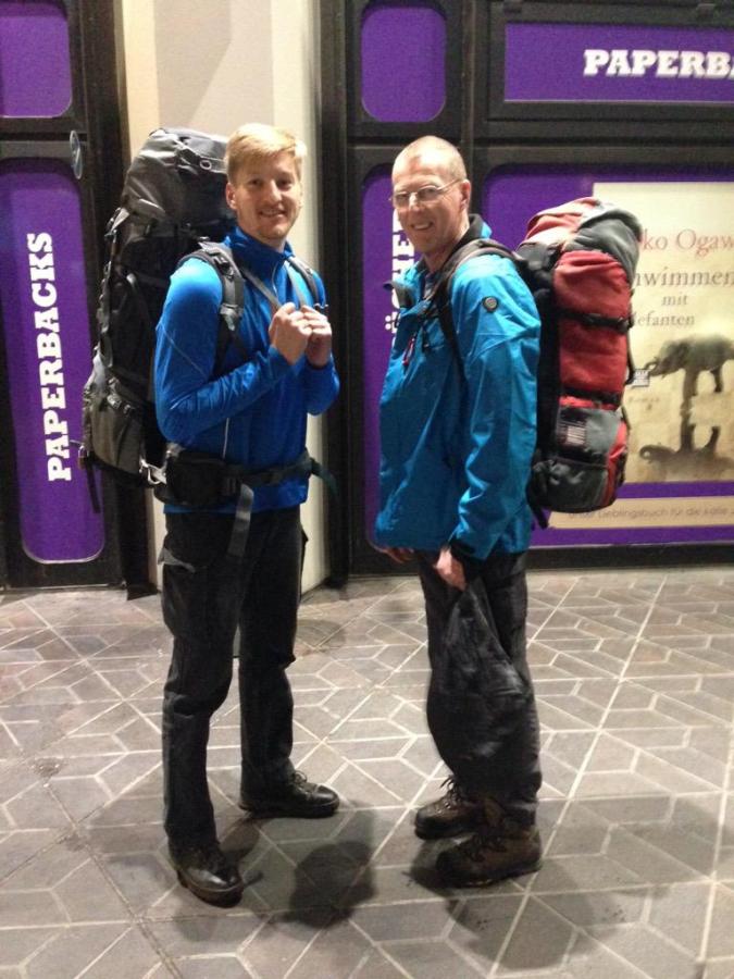 Wenn der Vater mit dem Sohne: Nepal 2015 - wir kommen!