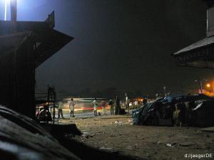 Kopfkino: Thrissur bei Nacht, Warten im Moloch