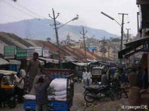 Seitensprung: Blick in eine indische Strasse