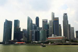 förmlich: Singapur Skyline bei Tag