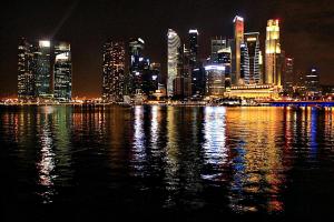 fast schon kitschig: die imposante Singapore-Skyline